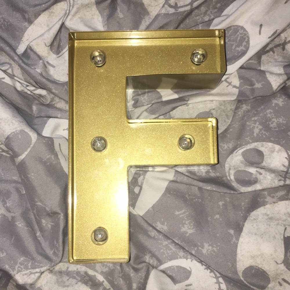 🔴5 for $25🔴 Letter f light up wall art